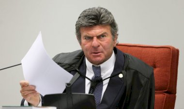 Fux diz que “haverá judicialização” e sinaliza interferência do STF sobre vacina contra a Covid