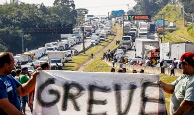 Líder caminhoneiro diz que greve está mantida e que não basta zerar tributo do diesel