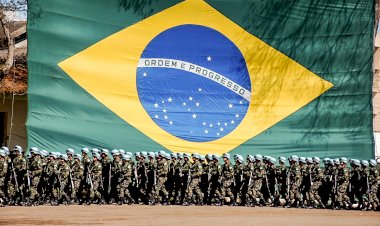 'Meu Exército não vai às ruas cumprir decretos de governadores e prefeitos', diz Bolsonaro