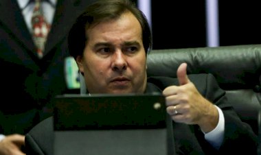 Maia diz que CCJ com Bia Kicis é “laboratório de teorias conspiratórias”