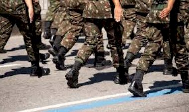 A última máscara do partido militar e o país na porta do inferno