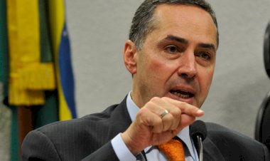 Barroso a Bolsonaro: atuar para impedir eleições configura crime de responsabilidade