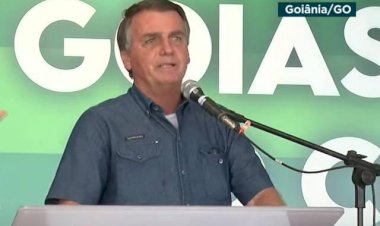 Em culto evangélico, Bolsonaro diz que “tudo tem limite”