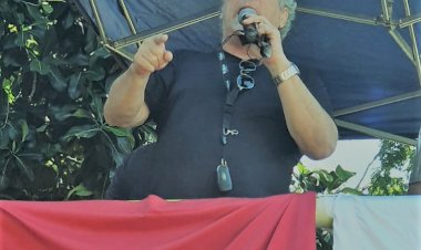 João Vicente Goulart discursa em Brasilia em homenagem ao dia dos trabalhadores