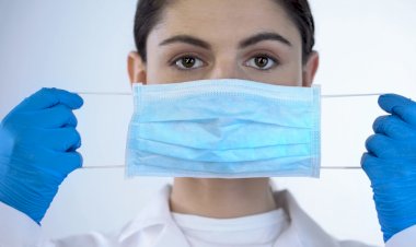 SP: Comitê Científico recomenda volta de máscaras em locais fechados