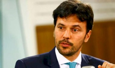 Fábio Faria desembarca do golpe das rádios e abandona farsa bolsonarista