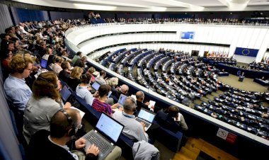Parlamento Europeu diz que Bolsonaro “instrumentalizou” atos golpistas e aprova resolução