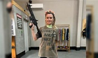 Deputada bolsonarista Júlia Zanatta posta foto com metralhadora e incita violência contra Lula