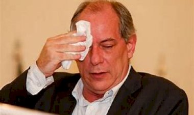 CIRO REAPARECE ONDE SEMPRE ESTEVE: NA DIREITA