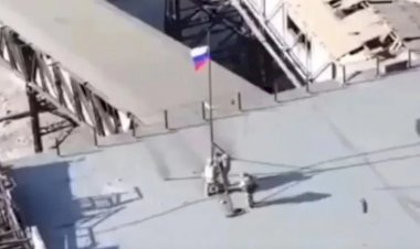 Rússia hasteia bandeira em Avdiivka e aproveita vantagem sobre Ucrânia