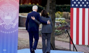 Biden desiste de reeleição nos EUA após pressão e anuncia apoio a Kamala Harris