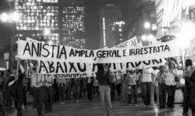 Ativista da Comissão de Anistia critica Silvio Almeida em carta a Lula