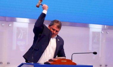 Tarcísio passou dos limites: vender escola pública na bolsa de valores é roubo descarado