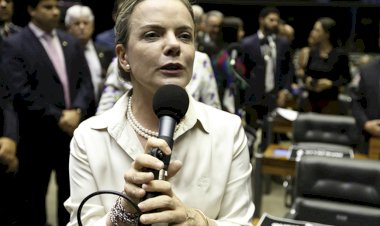 “Elevar juros e cortar benefícios não freia inflação; BC tem é que atuar no câmbio”, diz Gleisi