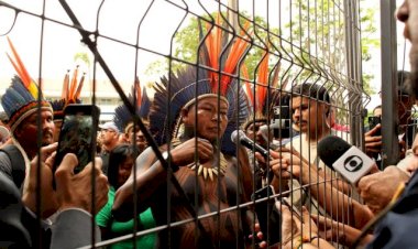 Indígenas protestam contra lei que inviabiliza educação presencial nas aldeias do Pará