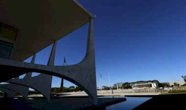 Planalto muda perfil de Castelo Branco e o cita como autor de golpe