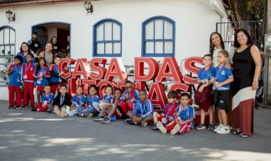 Estudantes da rede municipal visitam Casa das Utopias e conhecem projetos de Oscar Niemeyer