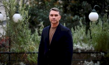 A milícia ganha um banho de loja