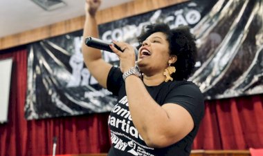 Samara, única pré-candidata mulher e negra à Presidência, defende aumento de 100% do salário mínimo
