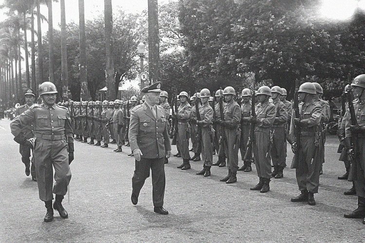 Marechal Lott, um militar antigolpe