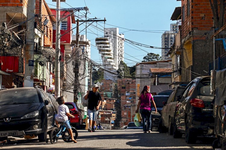 O PARADOXO DO PT - A politização inacabada da desigualdade no Brasil