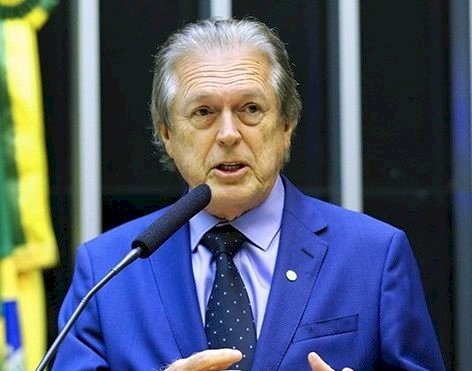 Luciano Bivar: PSL não está base do governo e nem fará parte