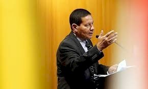 Mourão desafia Trump e diz que Brasil não teme consequências se escolher Huawei