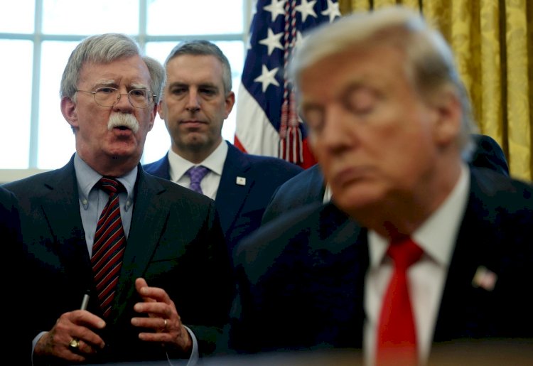 Trump disse que seria “cool” invadir Venezuela e pediu ajuda a Xi Jinping para se reeleger, segundo Bolton