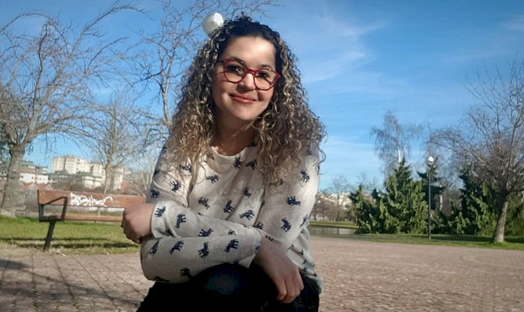 “A elite não aceita que a filha do porteiro estude no exterior”, diz mestranda brasileira na Europa