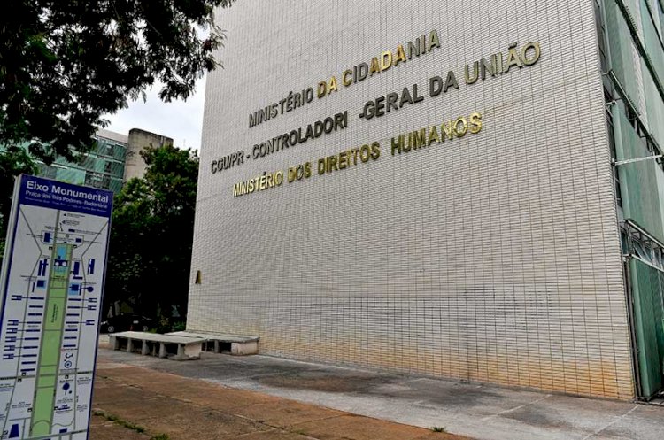 Bolsonaro deve entregar ministério da Cidadania a partido ligado à Igreja Universal. Conheça os cotados