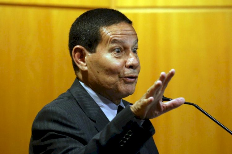 Mourão defende que universidades públicas cobrem de quem pode pagar