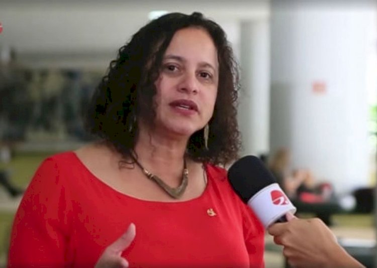 Luciana Santos rechaça declarações autoritárias de Eduardo Bolsonaro