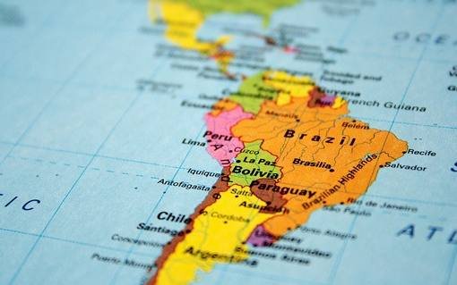 Pardtio de extrema direita espanhol tece aliança anticomunista na América Latina