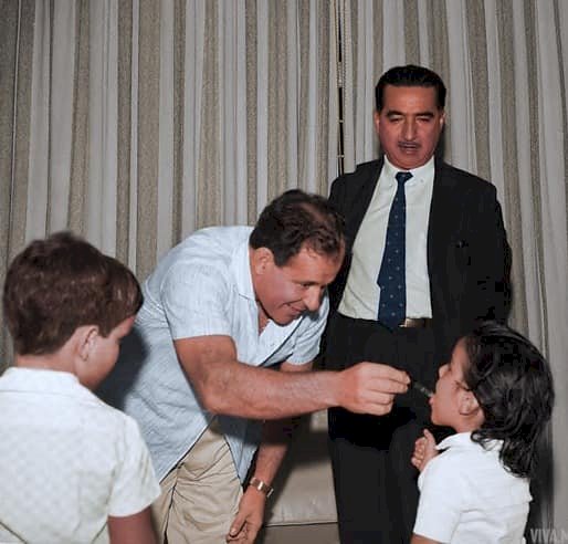 Jango vacinando os filhos João Vicente e Denize em 1962: “Saudades do tempo em que os pais seguiam as instruções dos órgãos de saúde” 