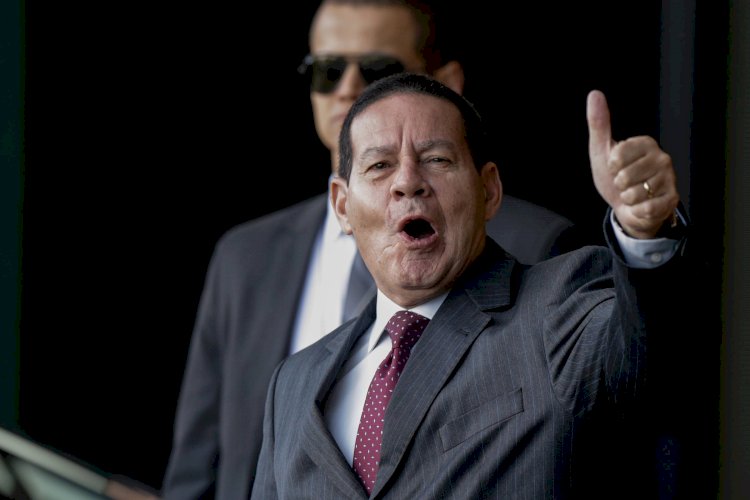 Mourão manda recado a Jair Bolsonaro: “Tô fora”