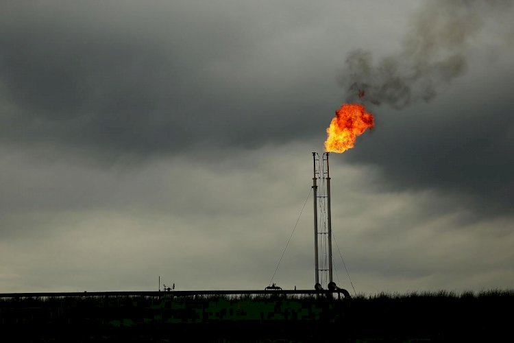 Putin instrui Gazprom a realizar contratos de gás com Europa em rublos