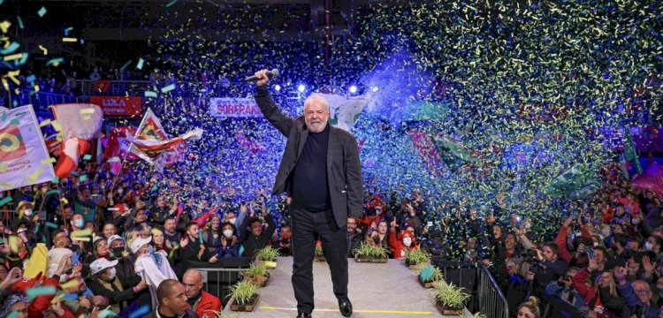 Lula tem 51,7% dos votos válidos em pesquisa Quaest e venceria no primeiro turno