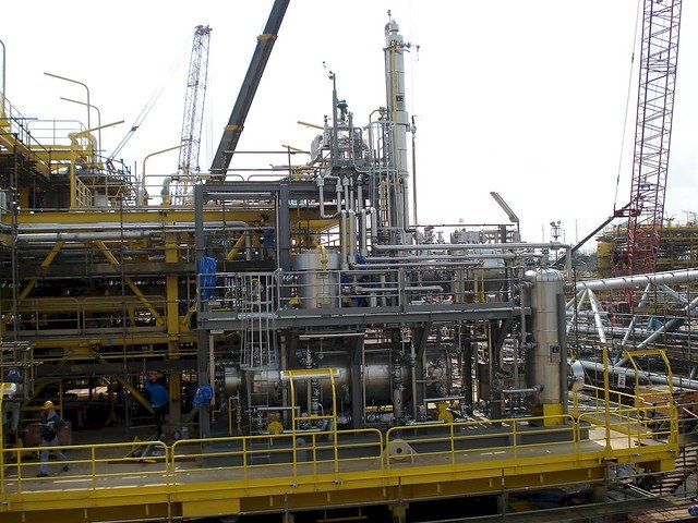 Governo Bolsonaro insiste em vender três refinarias da Petrobrás antes da eleição