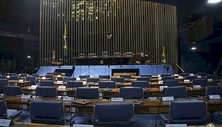 Pesquisa eleitoral para o Senado aponta crescimento de PT e PL