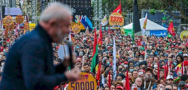 Derrota imposta à máquina fascista torna vitória do Lula um acontecimento épico