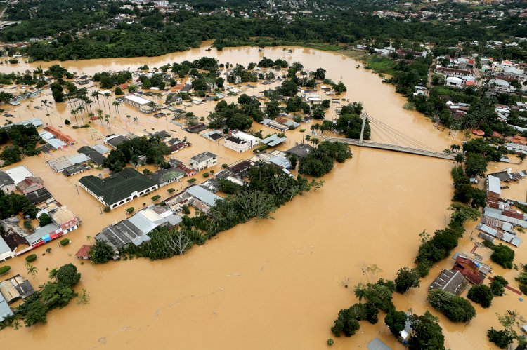 Governo Bolsonaro deixou só R$ 500 para cada cidade prevenir desastres