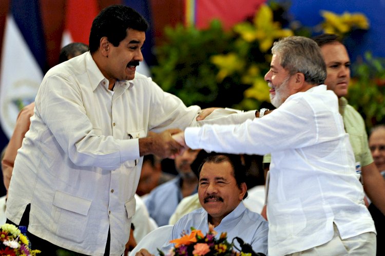 Governo envia emissários à Venezuela para restabelecer relações