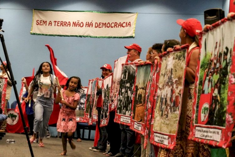 “Vamos nos manter lutando pelas nossas bandeiras”: o MST frente ao governo Lula