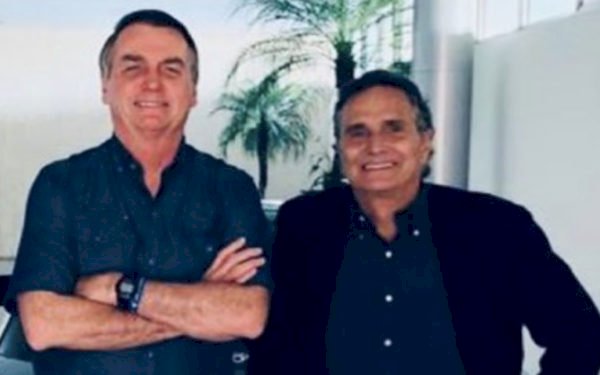 Nelson Piquet guarda 175 caixas com 9 mil presentes de Bolsonaro