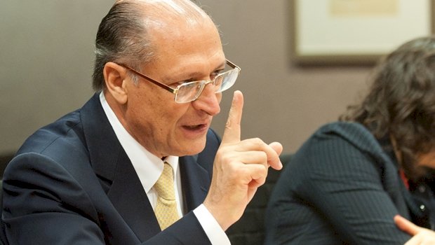 Políticos sondam Alckmin sobre impeachment de Lula