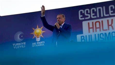 Erdogan vence eleição na Turquia e será presidente até 2028