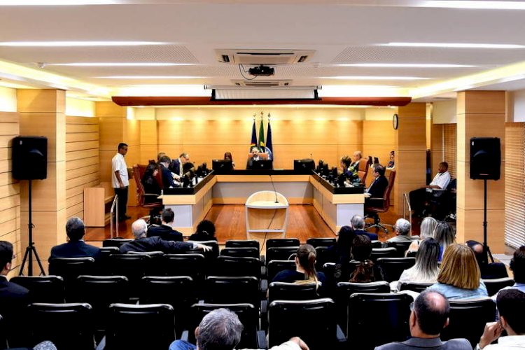 Em PE, família manobra para ficar por mais de 60 anos no Tribunal de Contas