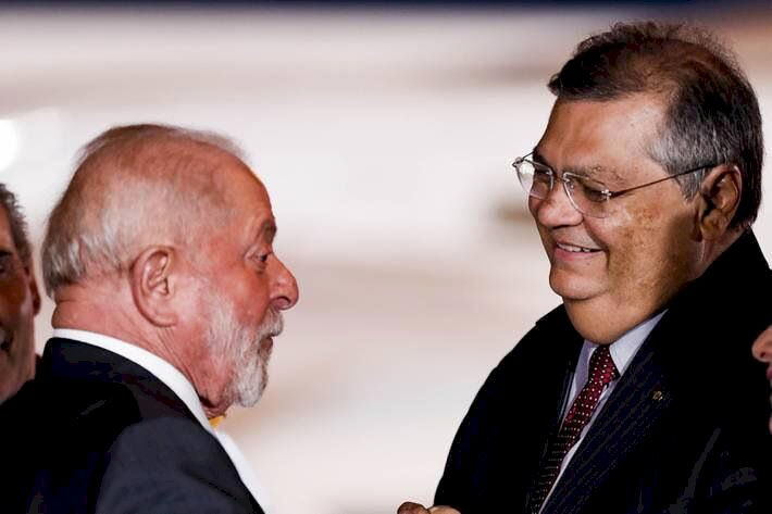 Lula vai pedir votos para Flávio Dino às vésperas da sabatina no Senado