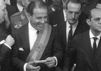 7 de setembro de 1961, no dia da Independencia, Jango assumia a presidência da Republica, para propor ao país, as REFORMAS de BASE.