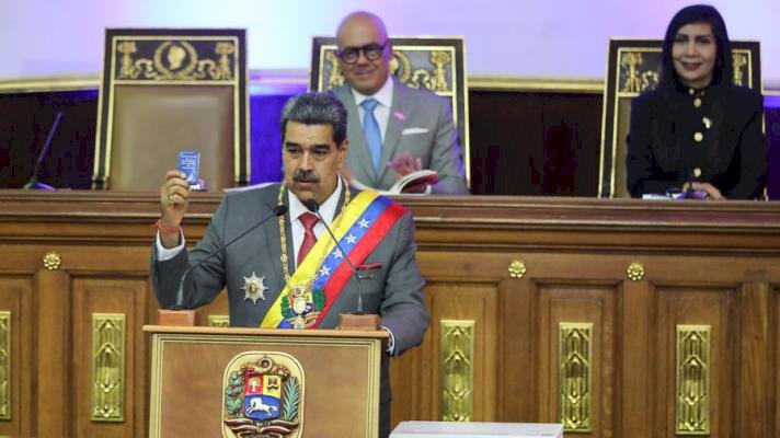 Após ação dos EUA, Venezuela alega acordo por resgate em embaixada
